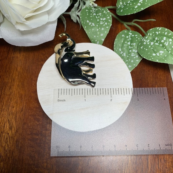 Vintage Shining Silver and Gold Tone Elephant Brooch. - Picture 10 of 10